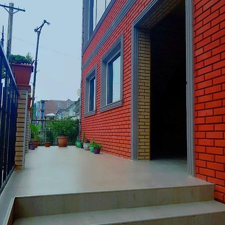 Hotel Holiday House Chkonia Batumi Exterior foto
