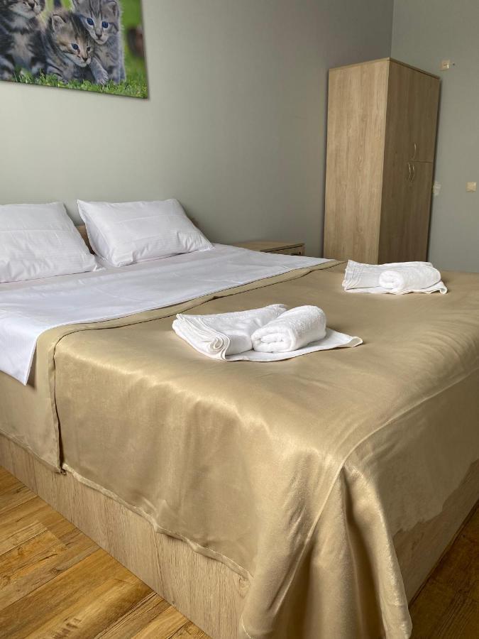 Hotel Holiday House Chkonia Batumi Exterior foto