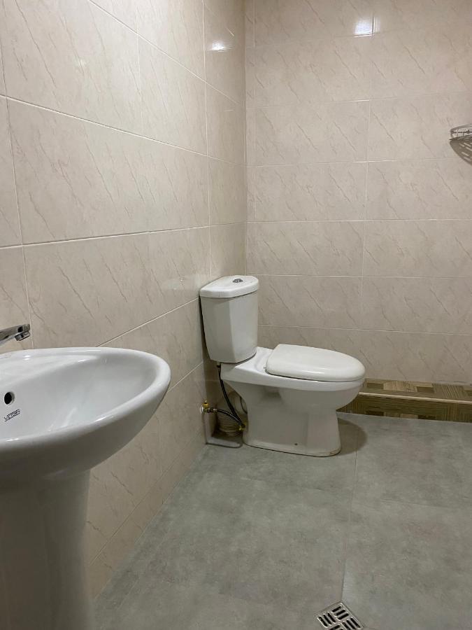 Hotel Holiday House Chkonia Batumi Exterior foto